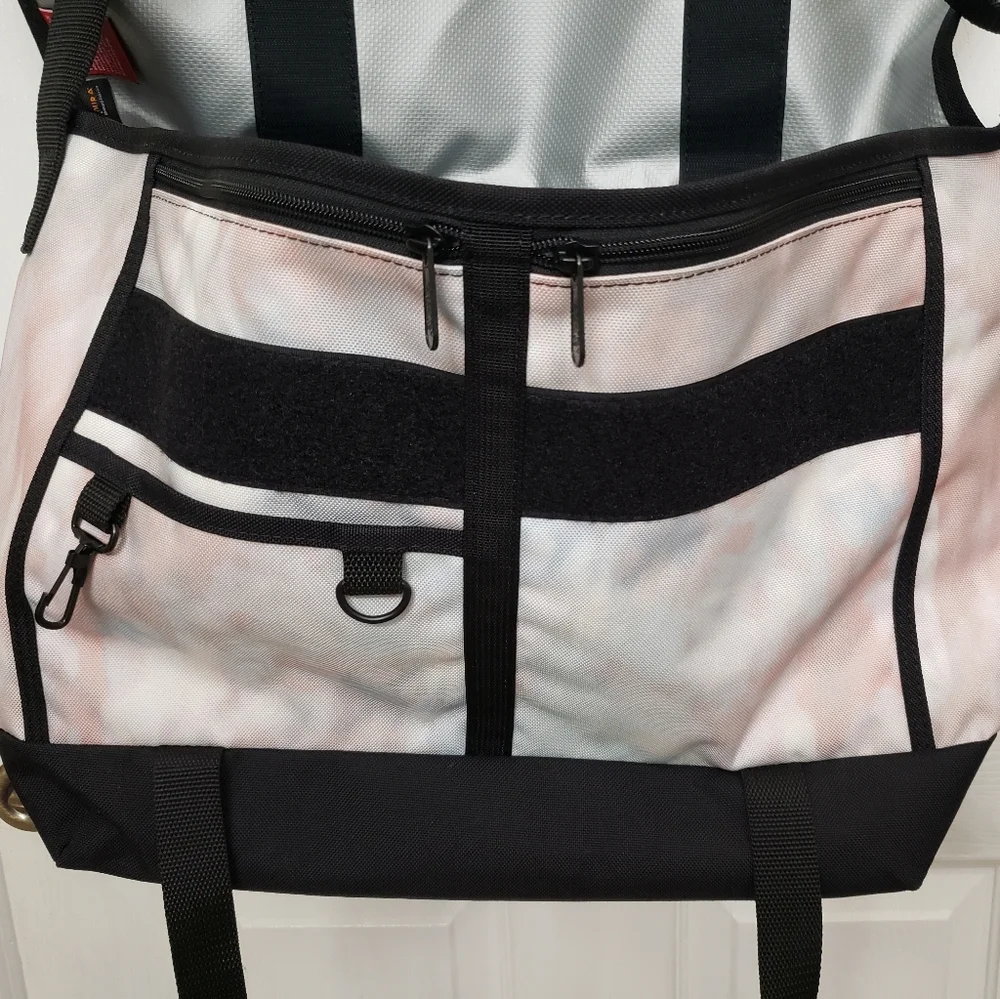 Free People Manhattan x‎ Portage Cloud Messenger Bag. NWOT.